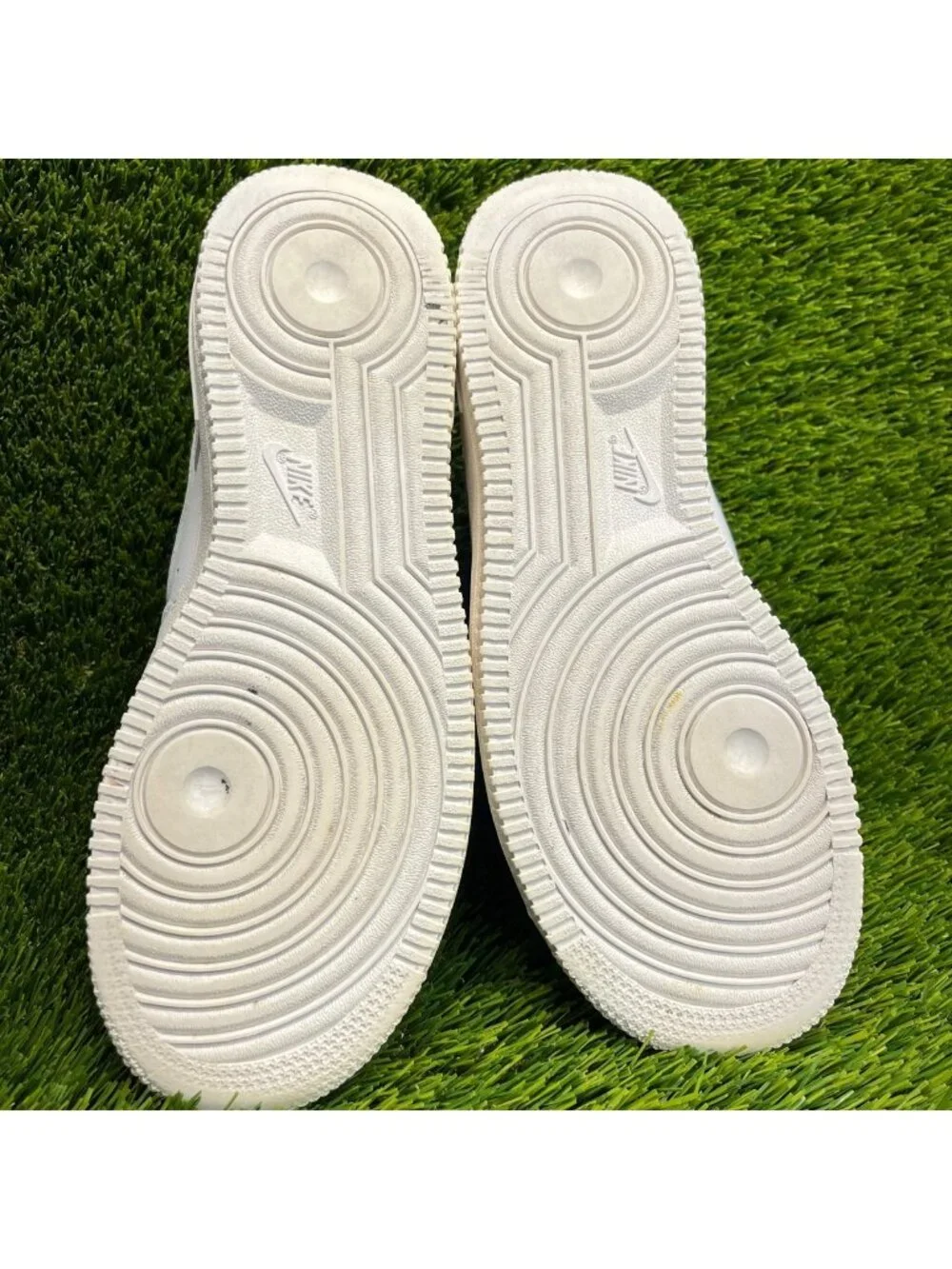 Nike Air Force 1 Low '07 Womens Size 7.5 White Athletic Lifestyle Shoes Sneakers